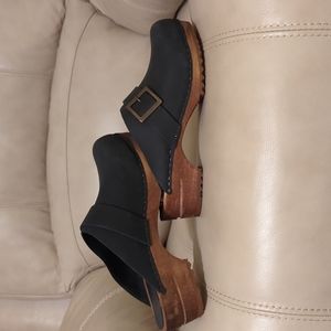 Sanita Clogs | Size 8 | black & brown